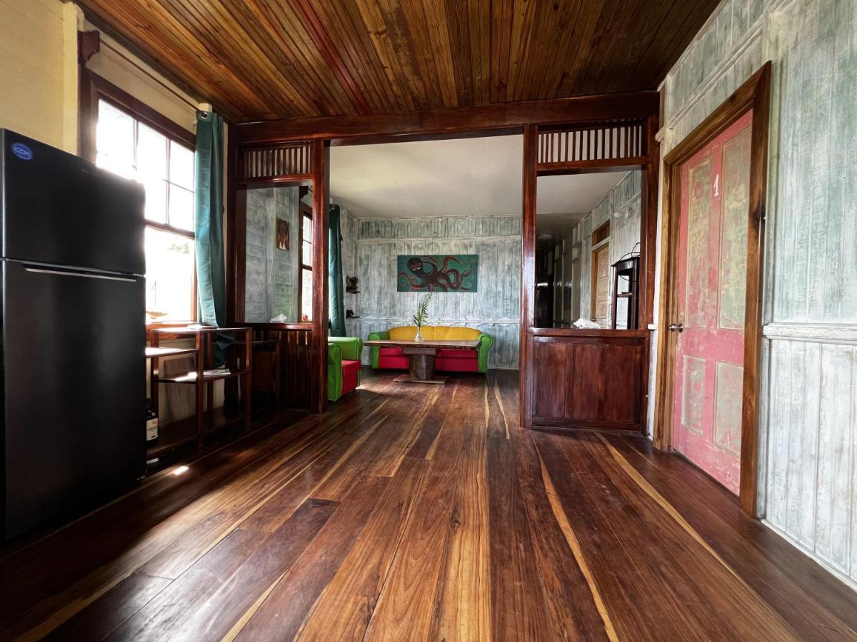 Auberge de jeunesse Old Bocasso à Bocas del Toro Extérieur photo